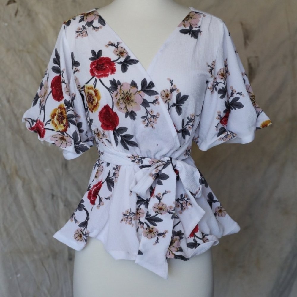 Ouevre Short Sleeve Wrap Blouse sz S